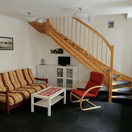 Apartman U Hippolyta インドルジフーフ・フラデツ エクステリア 写真