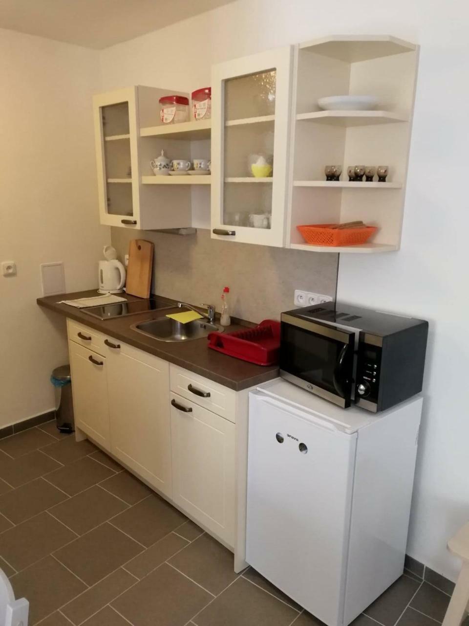 Apartman U Hippolyta インドルジフーフ・フラデツ エクステリア 写真