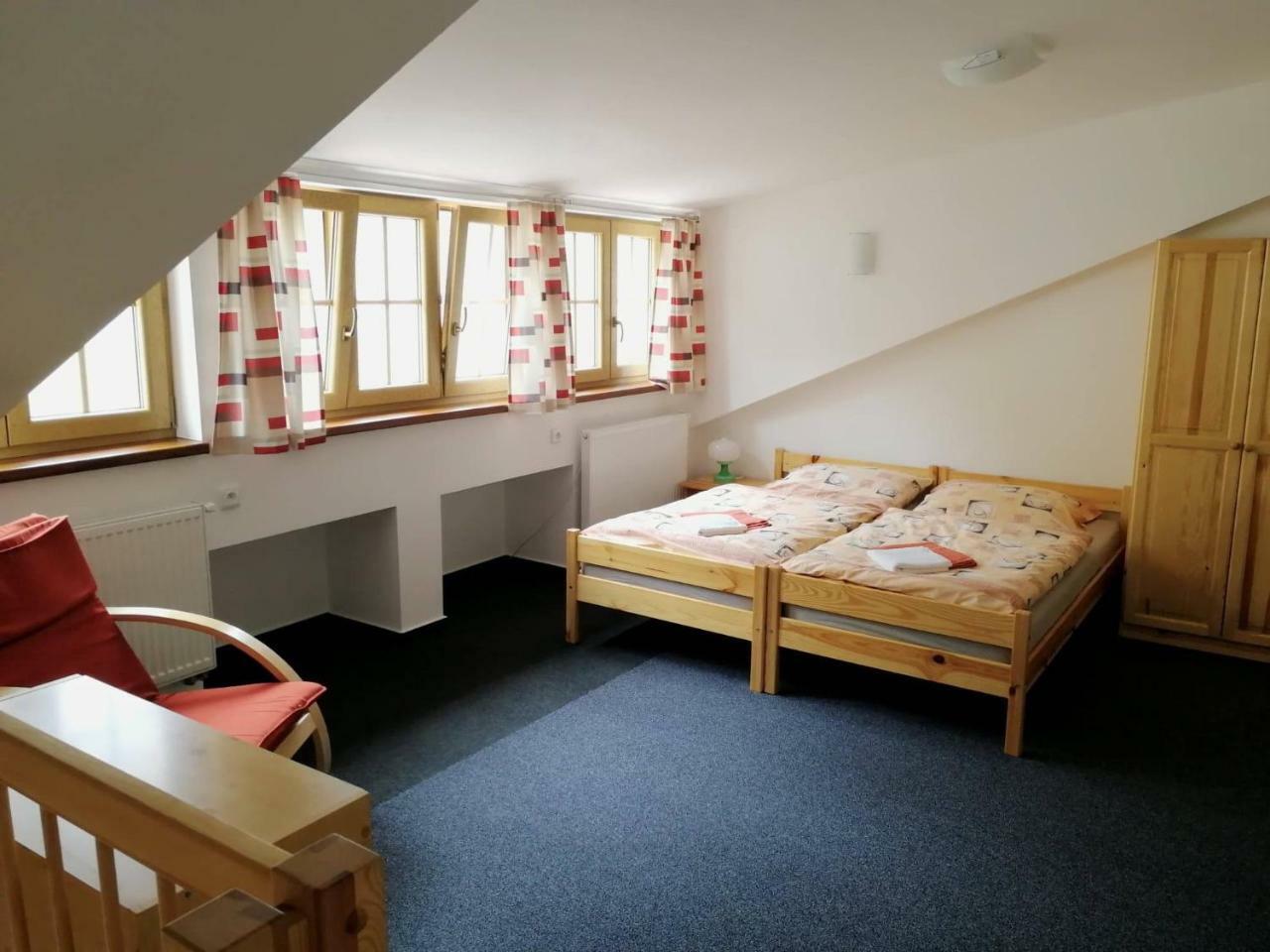Apartman U Hippolyta インドルジフーフ・フラデツ エクステリア 写真