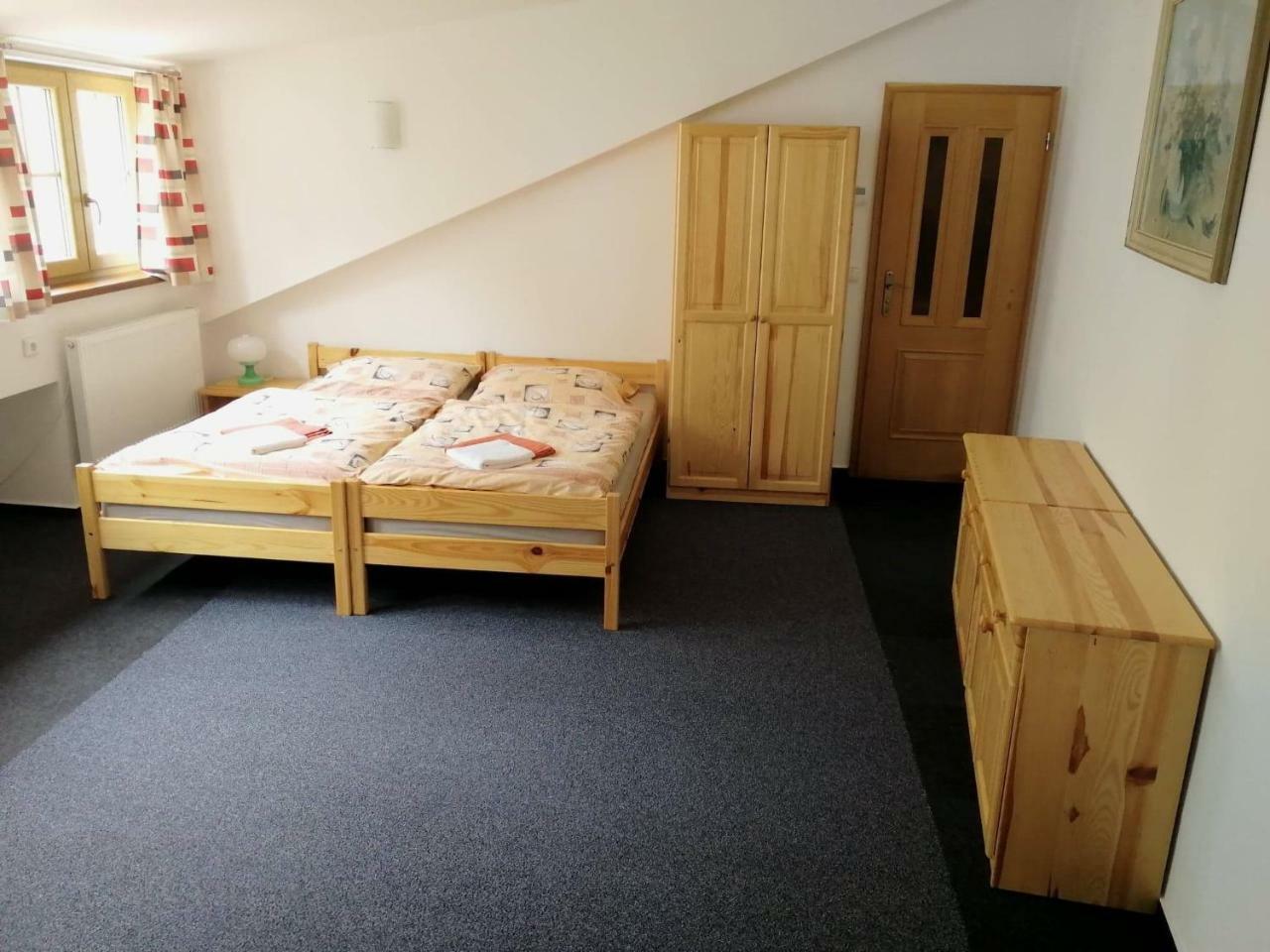 Apartman U Hippolyta インドルジフーフ・フラデツ エクステリア 写真